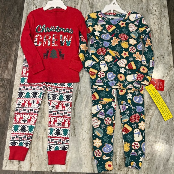 Jingles & Joy Christmas pajama sets - Picture 2 of 11